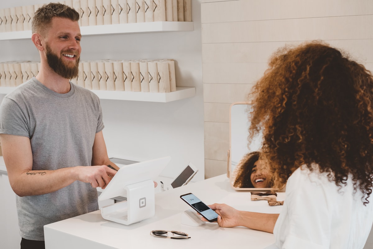 E-commerce product landing page with customer reviews and trust badges placed directly above and below the add to cart button